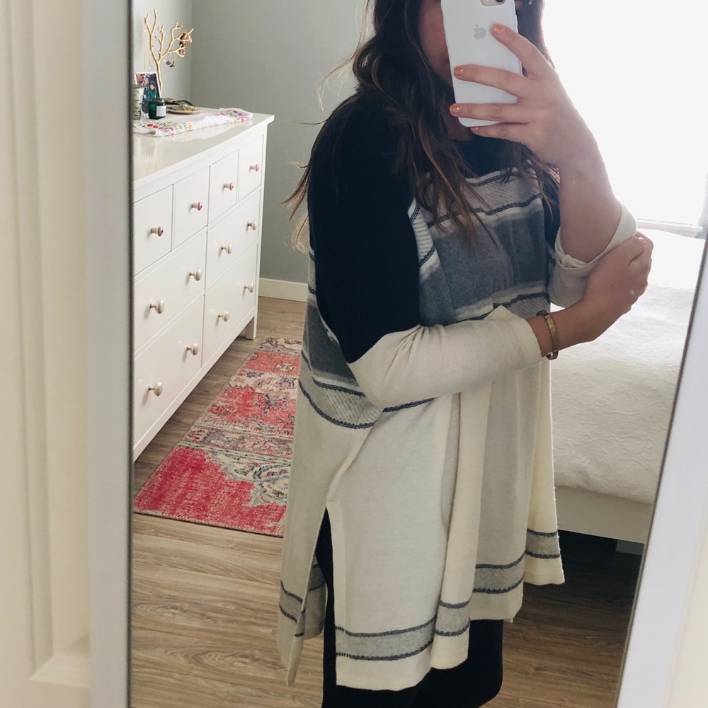 Oversized Raglan Sweater - Picture 3 of 3